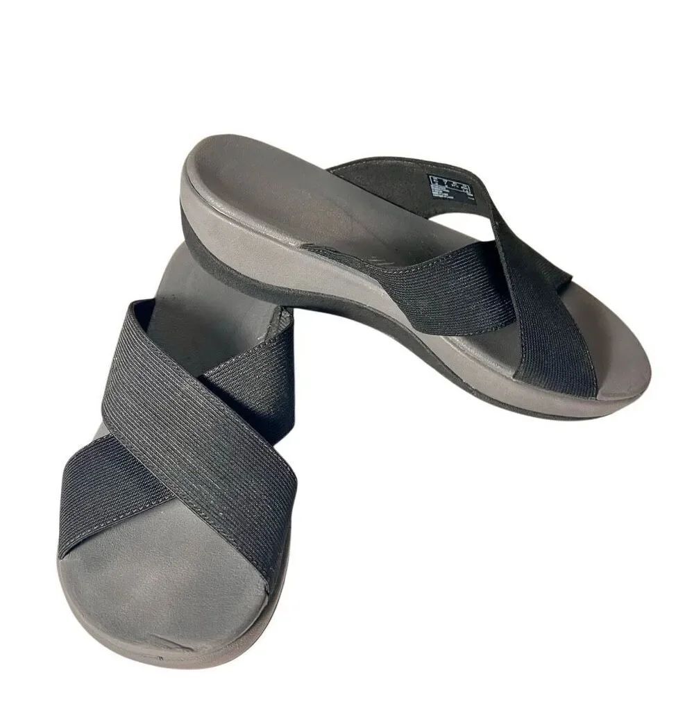Women’s Clarks Sandals Size 7 Cloudsteppers by Clark